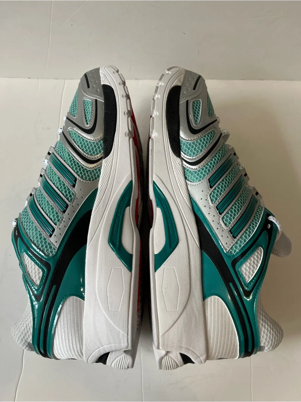 Adidas Adistar Control 5 sneakers green Silver Running Shoes men’s size 16